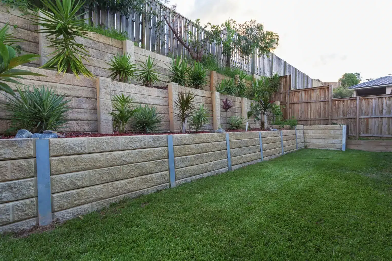 Commercial retaining wall built for a Moreton Bay development